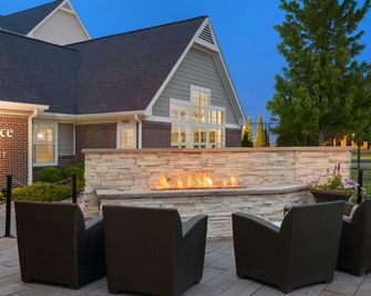 Residence Inn by Marriott Madison West/Middleton - Middleton - Patio