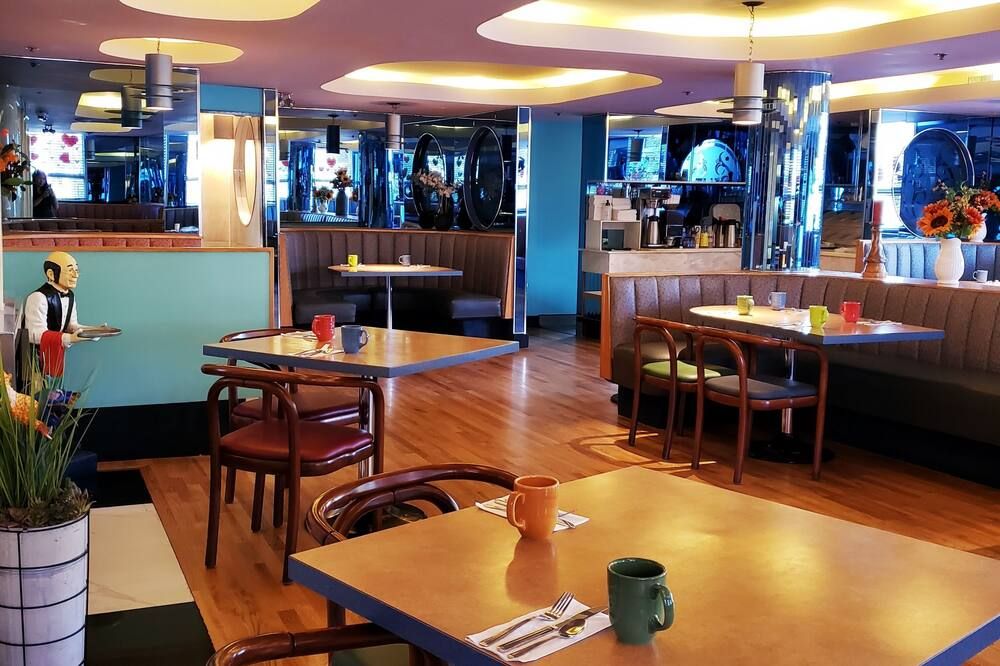 جيمس باي إن هوتل آند سويتس - فيكتوريا - مطعم