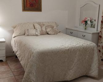 Horse N Around - Ocala - Bedroom