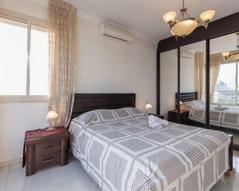 Netanya, Sublime 4-Room Apartment, Dizzengof, - Netanya - Bedroom