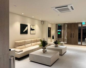 Hotel Ami - Gwangju - Recepción