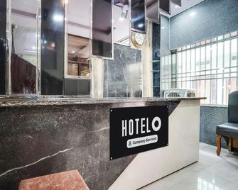 Super Hotel O Mall Road Gwalior - Gwalior - Front desk