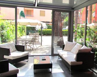 Hotel Palme - מונטרוסו אל מארה - לובי