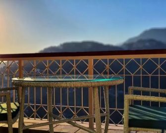 Justa Birding Dharamshala - Dharamshala - Balcony