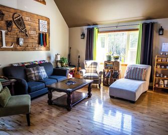 Upper Humber Settlement A Farmstay Bnb - Deer Lake - Obývací pokoj