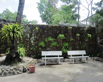 Regency Plaza Tourist Inn - Bacolod - Patio