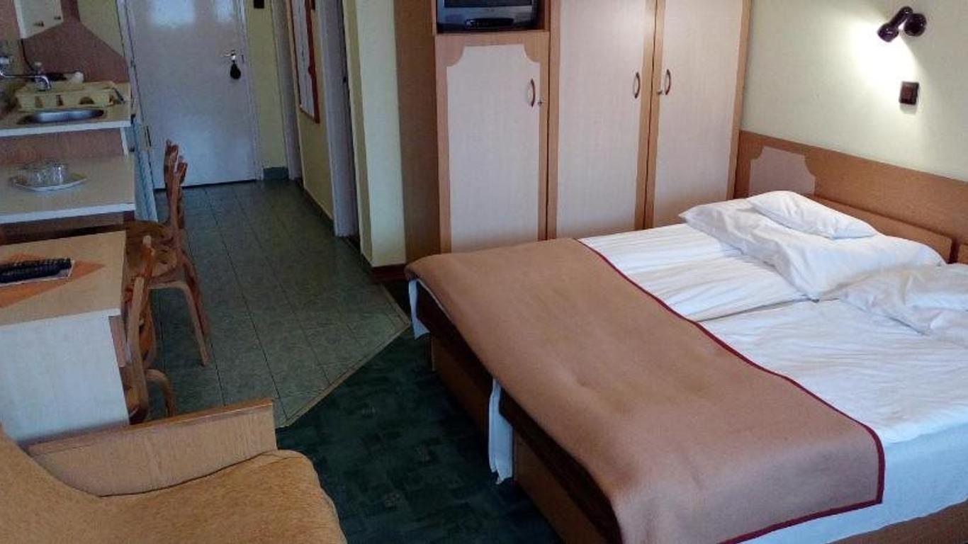 Hoforras Hotel