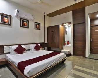 Gir Athiz Resort With Swimming Pool - Somnāth - Bedroom
