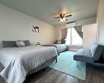 The Bayshore at Magnolia Beach! - Port Lavaca - Bedroom