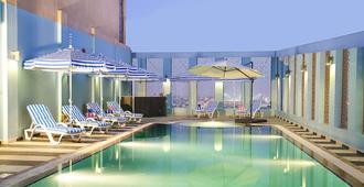 Rayan Hotel Sharjah - סארייאה - בריכה