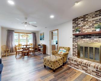Rehoboth Beach --- 70 Bryan Dr - Lewes - Living room