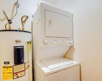 Dock, Decks and Views Lakefront Cottage - Jewett