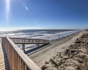 Oceanfront Condo with Pool in Galveston! - Galveston - Beach