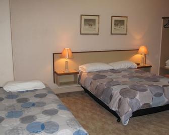 The Commercial Hotel - Tumut - Bedroom