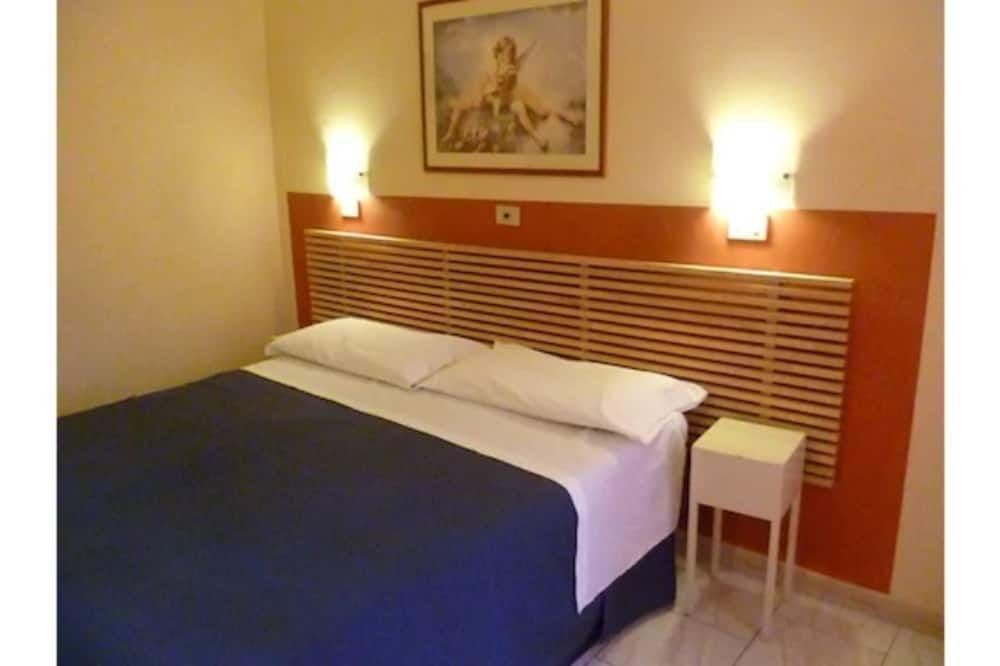 Hotel Pensione Romeo - Bari - Bedroom