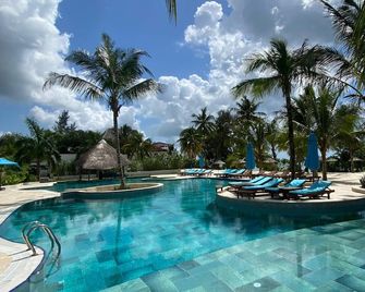 Turkuaz Beach Hotel - Kiwengwa - Bazén