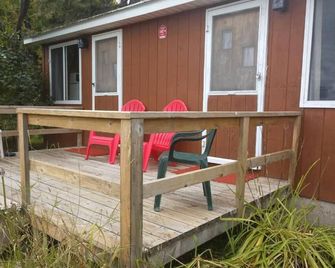 Firehouse Inn - Saint Ignace - Patio