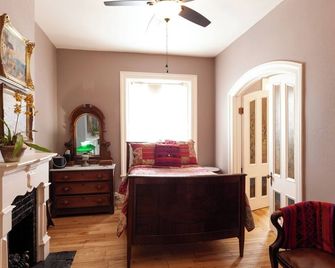 Bat Masterson - Historic Hotel - Cimarron