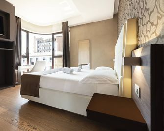 Mokinba Hotels Baviera - Milan - Bedroom