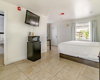 Everglades City Motel - Ada King Motel Room - Everglades City - Bedroom