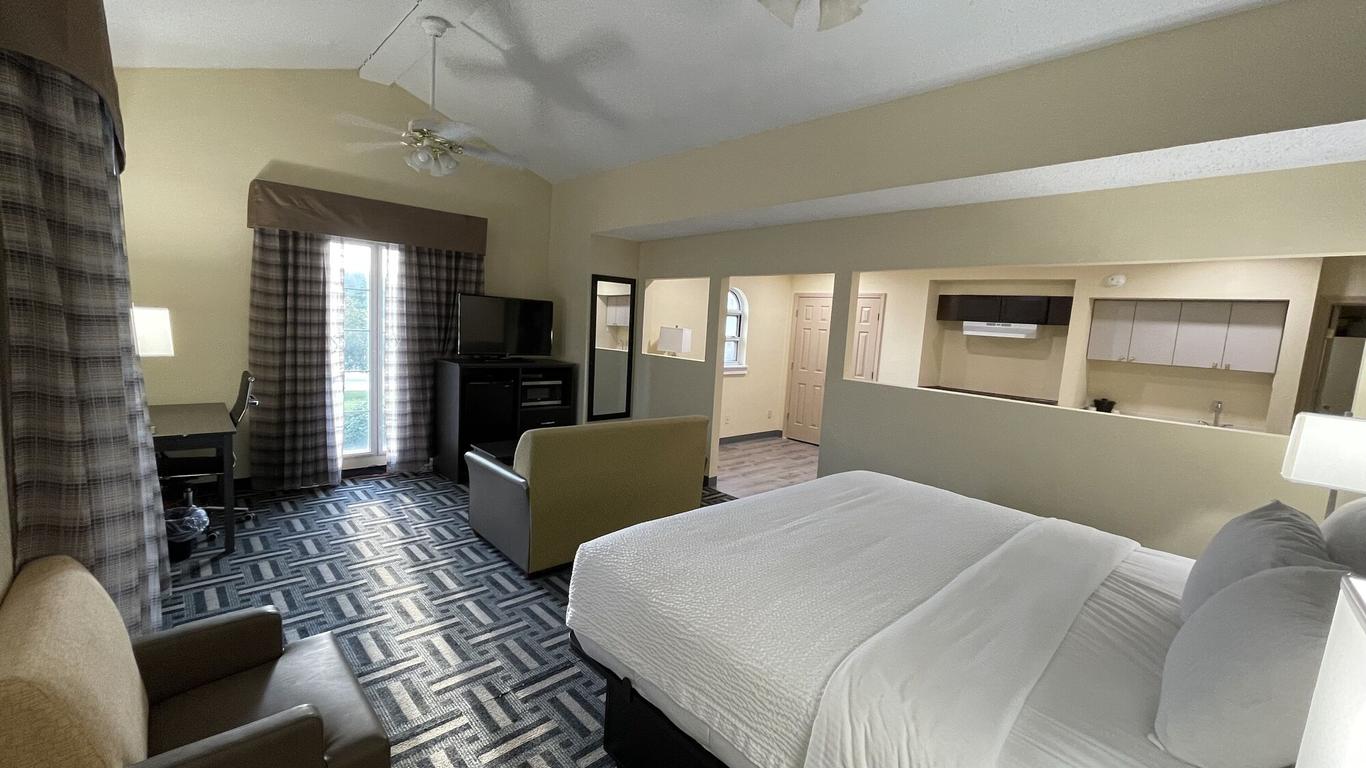 La Quinta Inn by Wyndham Indianapolis Airport Lynhurst