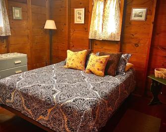 Cottages by the Lake #2 - Bristol - Habitación