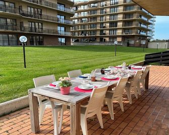 Westhinder 200m From Sea - Happy Rentals - De Panne - Patio