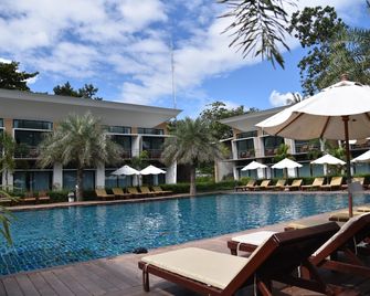 Bundhaya Resort - Ko Lipe - Pool