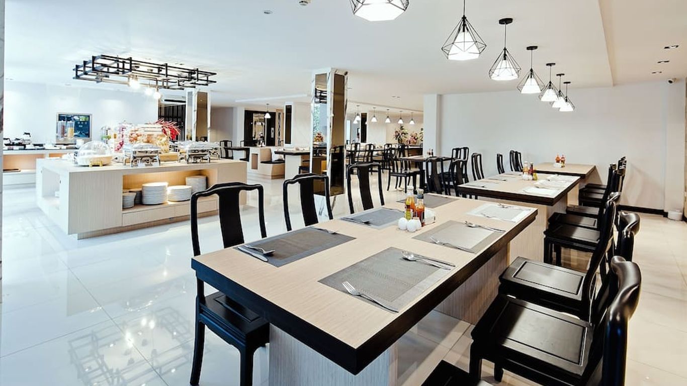 Three Sukhumvit Hotel - Sha Plus Certified