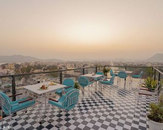 Zostel Udaipur - Udaipur - Balcony