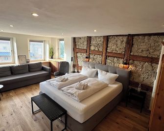 Gasthof zum goldenen Schiff - Lehm, Stil & Altstadtflair - Marktbreit - Sala de estar