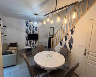 Duplex 31m2 Centre Manche Proche Plage du Débarquement, Mont st Michel, Chausey - Marigny - Comedor