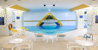 拉巴斯歐洲酒店 - 拉巴斯 - 拉巴斯 - 游泳池