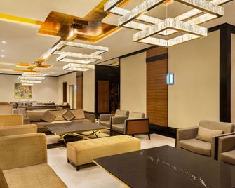 Ramada by Wyndham Makkah Zad Al Rawda - Mecca - Lounge