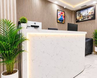 Mauryan Signature Hotel Nhpc Metro - Faridabad - Front desk