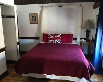 The Olde Angel Inn - Niagara-on-the-Lake - Bedroom