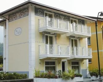 Villa Liberty - Darfo Boario Terme - Gebouw