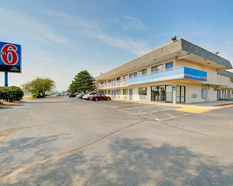 Motel 6 Wichita Airport - Ουιτσίτα - Κτίριο