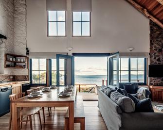 Piermont Retreat - Swansea - Salon