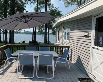 Lakeside Cottage - North Hero - Patio