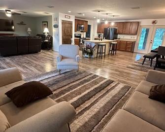Cozy Equestrian Villa 5 Min To Wec & Fast - Ocala - Sala de estar