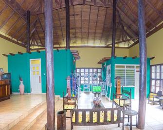 Anomabo Beach Resort - Biriwa - Comedor