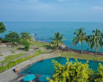 The West Cove Hotel Anyer - Anyar - Pool