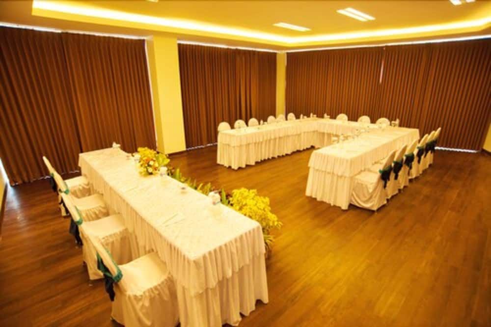Idoop Hotel by Prasanthi - Mataram - Sala de reuniones