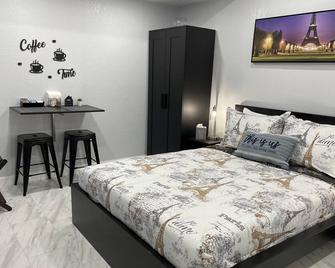 The little Paris suite - Tampa - Bedroom