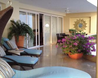 Spectacular Beach Front Condo. Small bldg with infinity pool and gym . - Punta de Mita - Innenhof