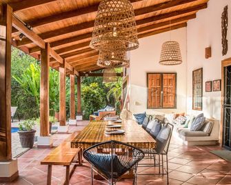 Tropical Surfside Newly Renovated Villa in Playa Guiones, Nosara - Esperanza - Comedor