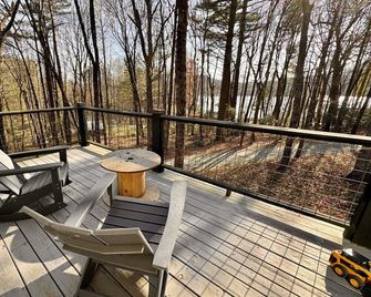 Blue Ridge Hideaway at Lake Toxaway with Hot Tub - Lake Toxaway - Balcón
