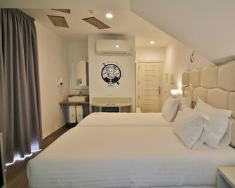 Villa Ana Margarida Hotel - Ericeira - Bedroom