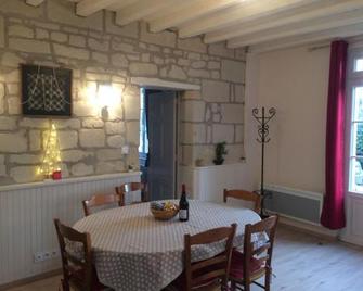 Domaine des Aubuis - Chinon - Sala pranzo